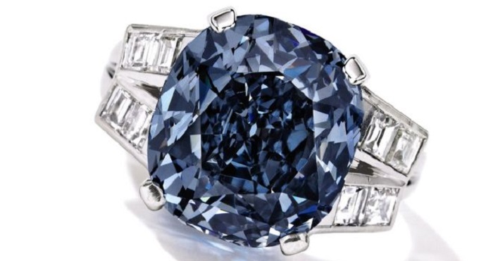 Shirley Temple`s blue diamond ring up for auction